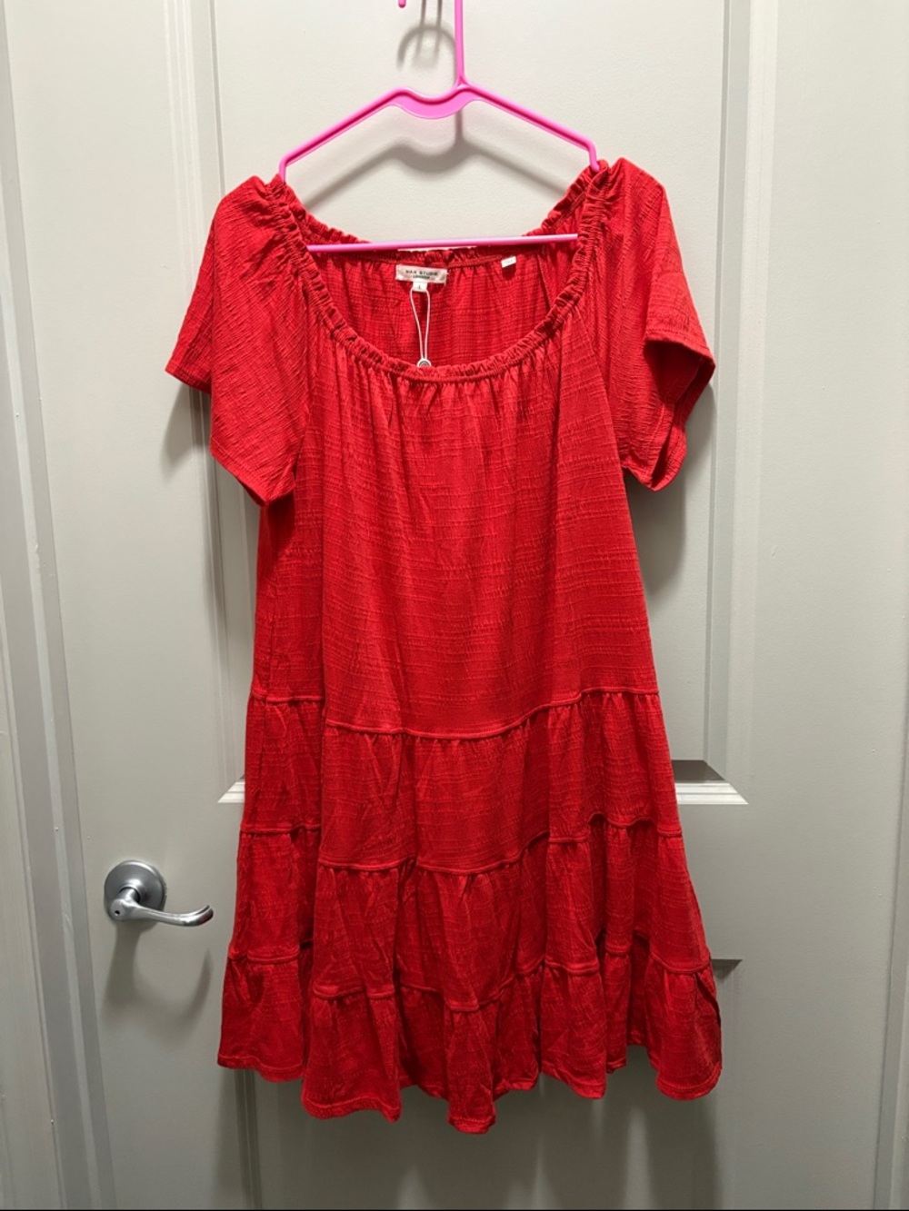 Max Studio Red Textured Tiered Short Sleeve Dress